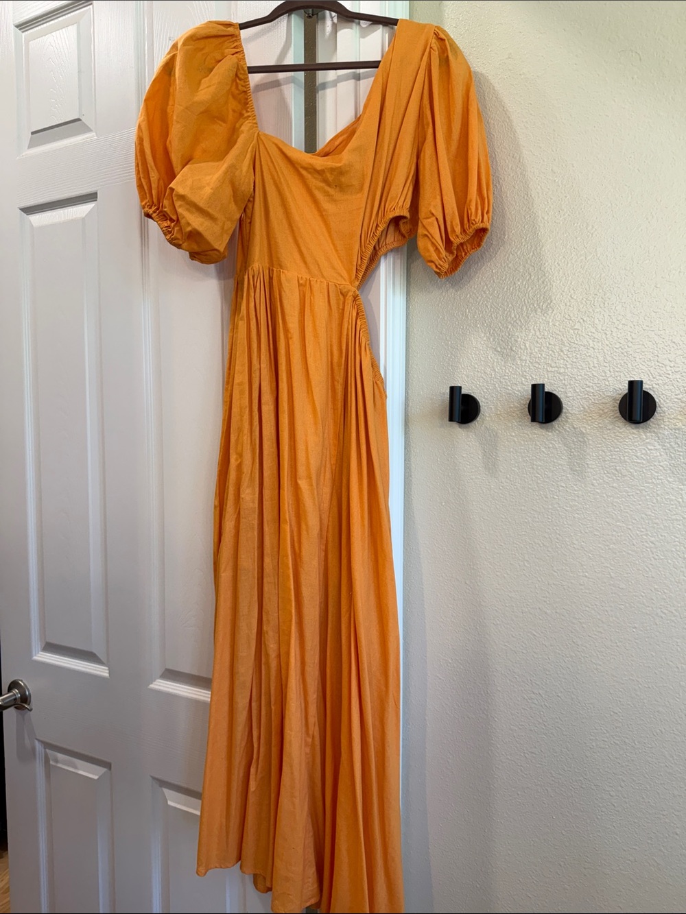 Petal & Pup Orange Puff-Sleeve Midi Dress - Picture 2 of 3